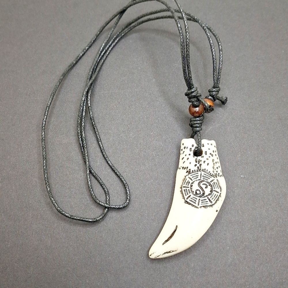 YIN yang necklace horn tooth shaped pendant adjustable Ethnic accessory